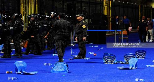 بالفيديو.. نيبوشا يترك اللقاء الصحفي وتحطيم المقاعد في نهاية مؤسفة للبطولة العربية